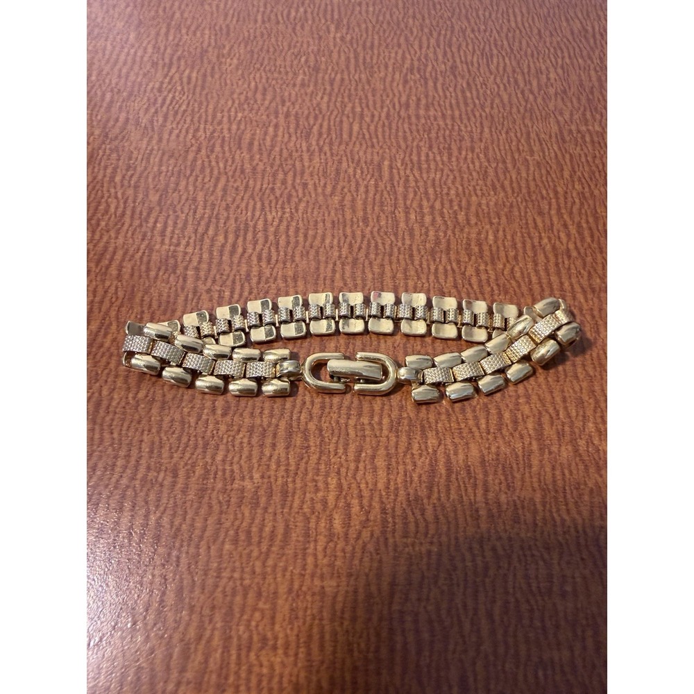 Vintage‎ Monet Lovely Chain Bracelet  7.25" Long  1/2" Wide  Bright Gold Tone